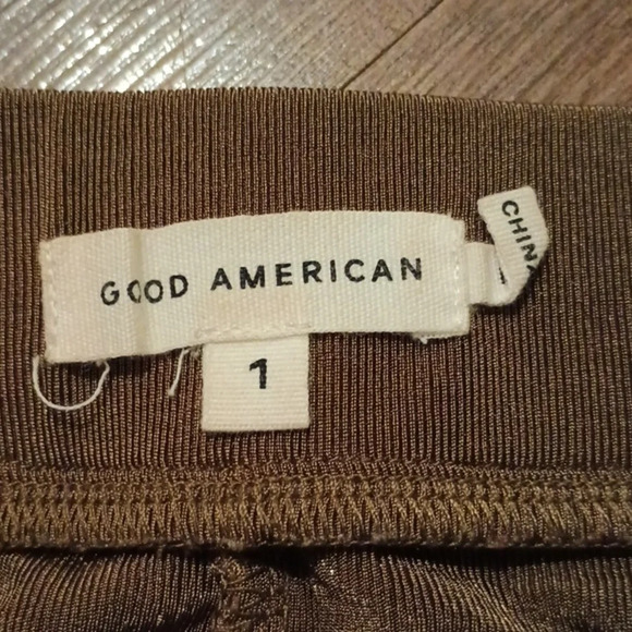 Good American Green Shimmery High Waisted Ribbed Slight Flare Leggings A33 - Picture 4 of 6